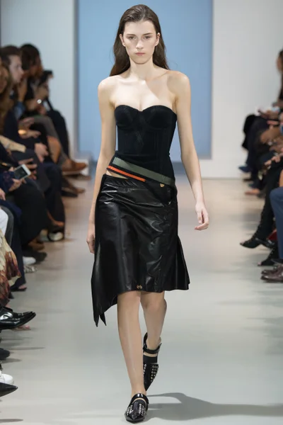 Look 12